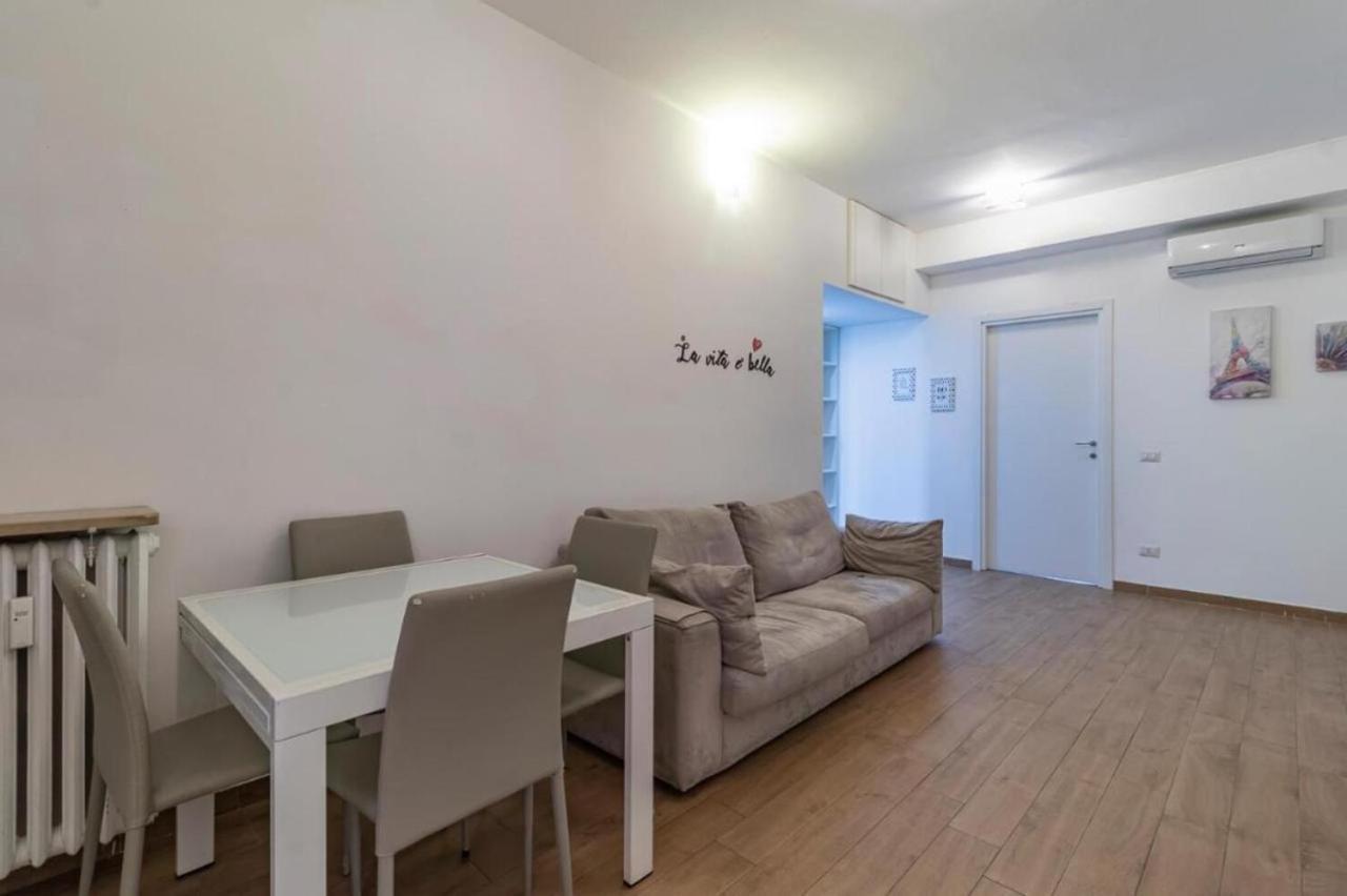 Charme & The City Apartment ميلان المظهر الخارجي الصورة