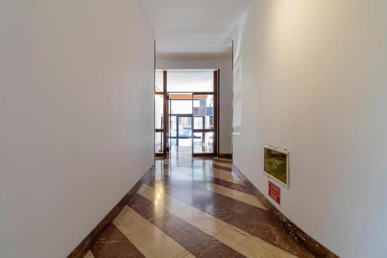 Charme & The City Apartment ميلان المظهر الخارجي الصورة
